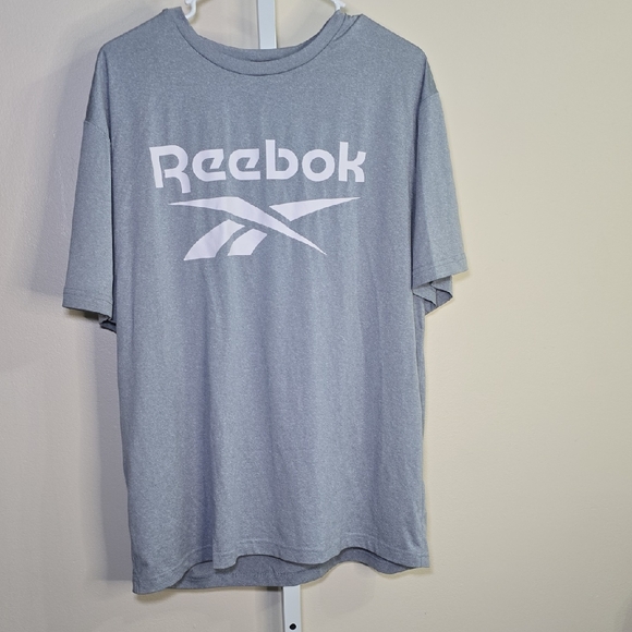 Reebok‎ Gray Short Sleeve Tee Athletic Style Mens Sz XL - Picture 1 of 3
